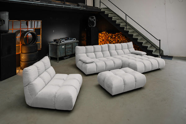 Conjunto de salón KAWOLA VIVIEN: sofá esquinero, sillón giratorio y Banco, en terciopelo plateado